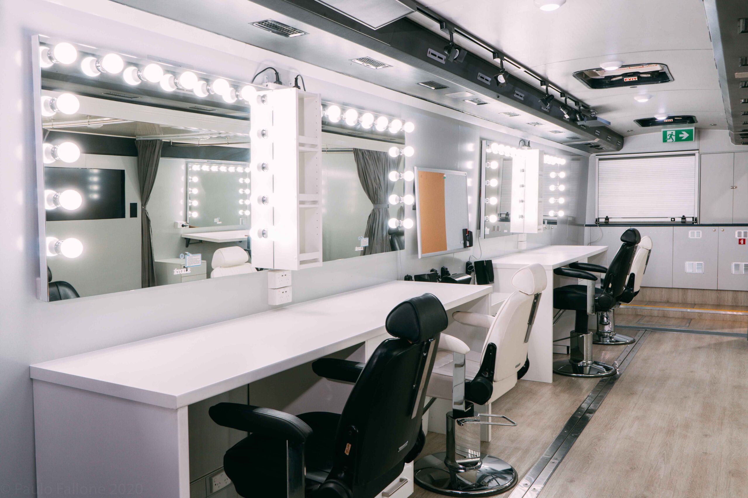 Hair and makeupFour dedicated hair and make-up stations, with plenty of storage. Make-up mirrors are touch control and dimmable, with cool or warm lighting options.